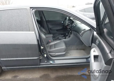 2005 Honda Accord 2.4 Ex z USA, uszkodzony, nr VIN 1HGCM56845A056828